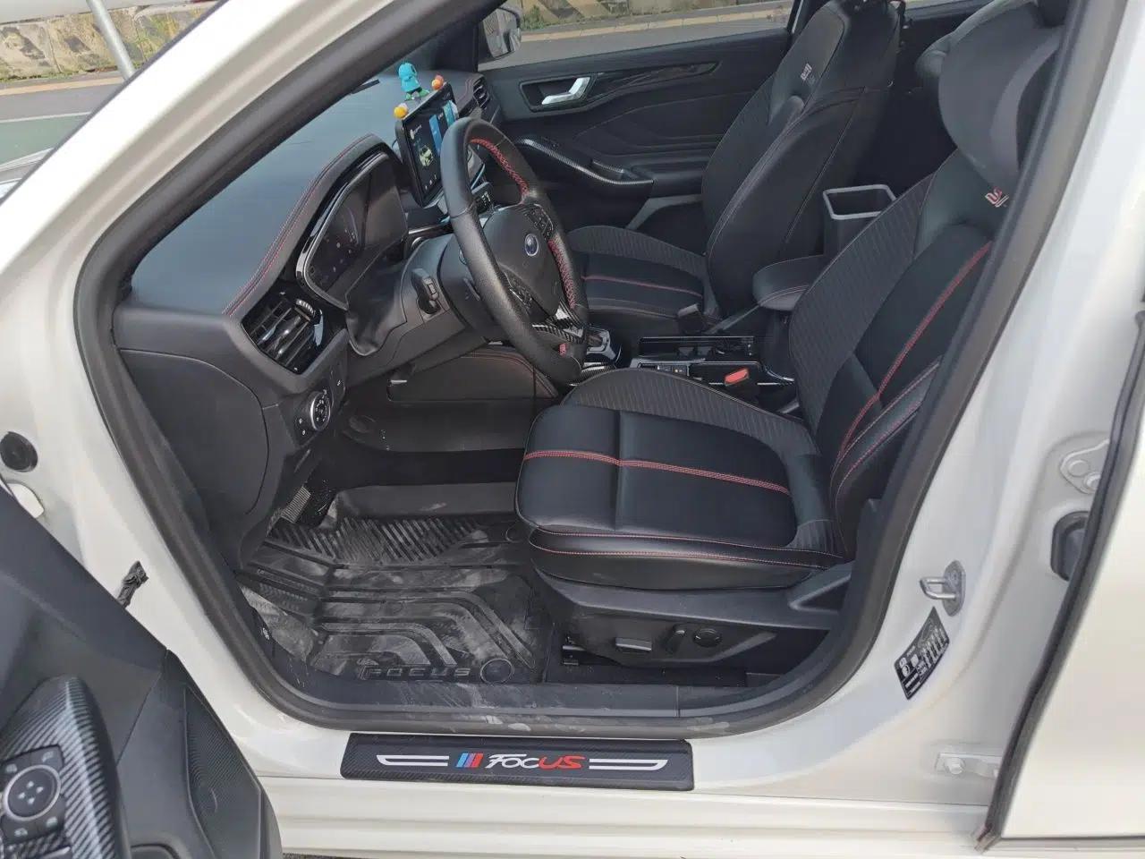 Ford Focus 2022 Sedan EcoBoost 180 Automatic ST Line — миниатюра 14