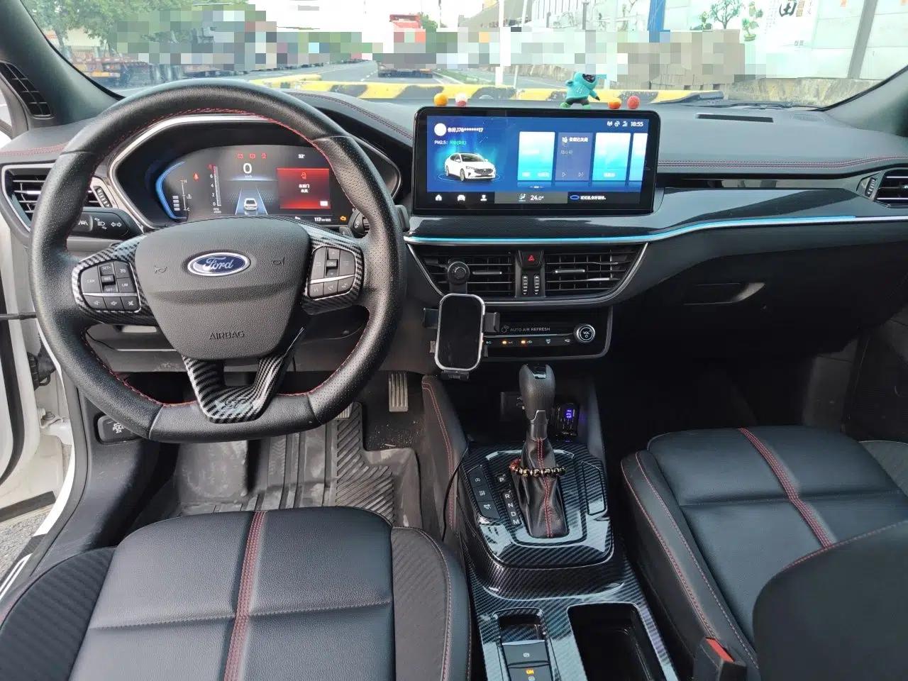 Ford Focus 2022 Sedan EcoBoost 180 Automatic ST Line — миниатюра 18