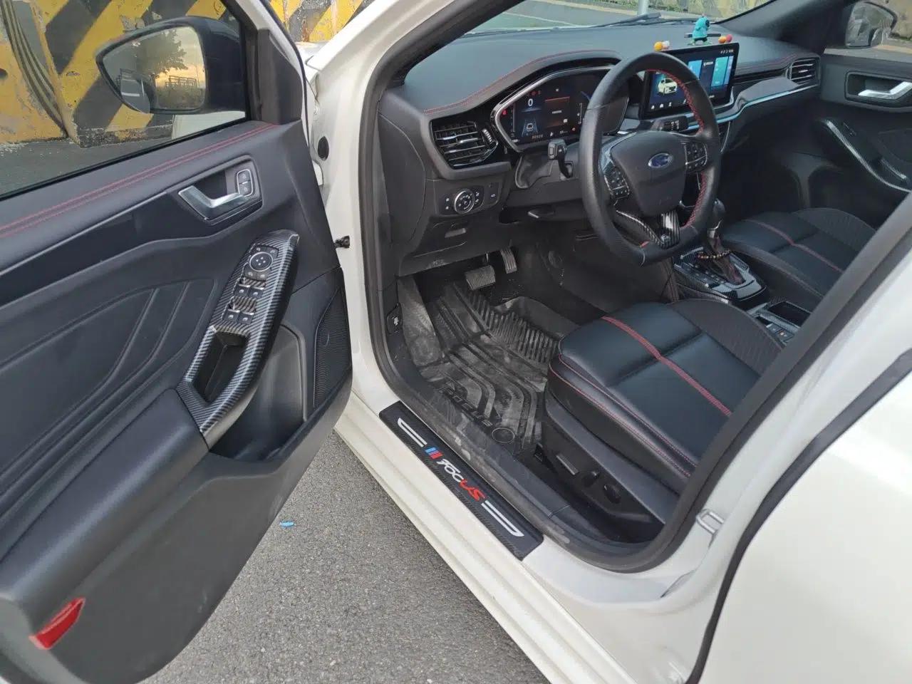 Ford Focus 2022 Sedan EcoBoost 180 Automatic ST Line — миниатюра 19