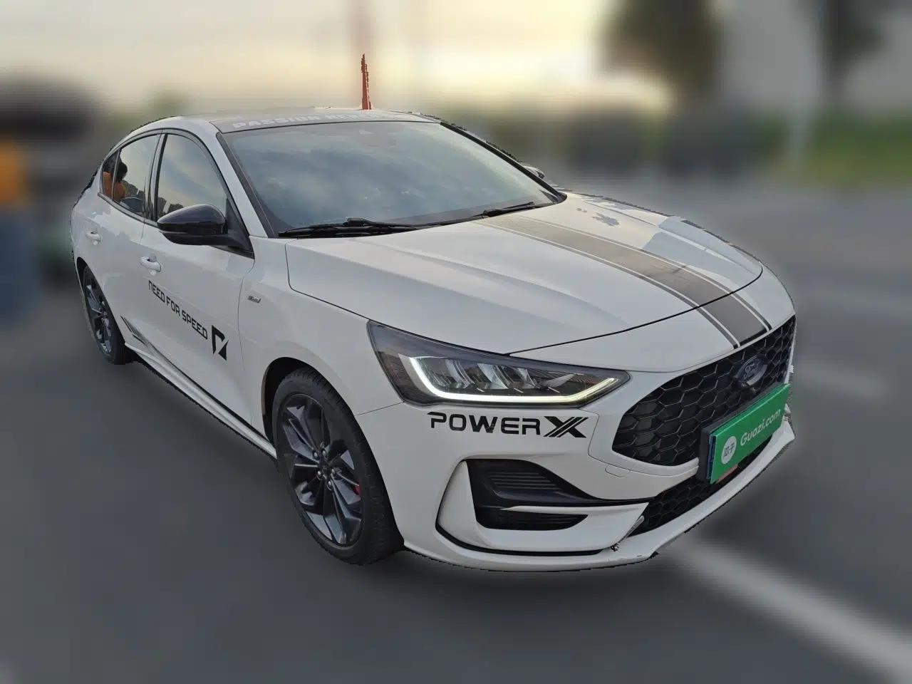 Ford Focus 2022 Sedan EcoBoost 180 Automatic ST Line — миниатюра 3
