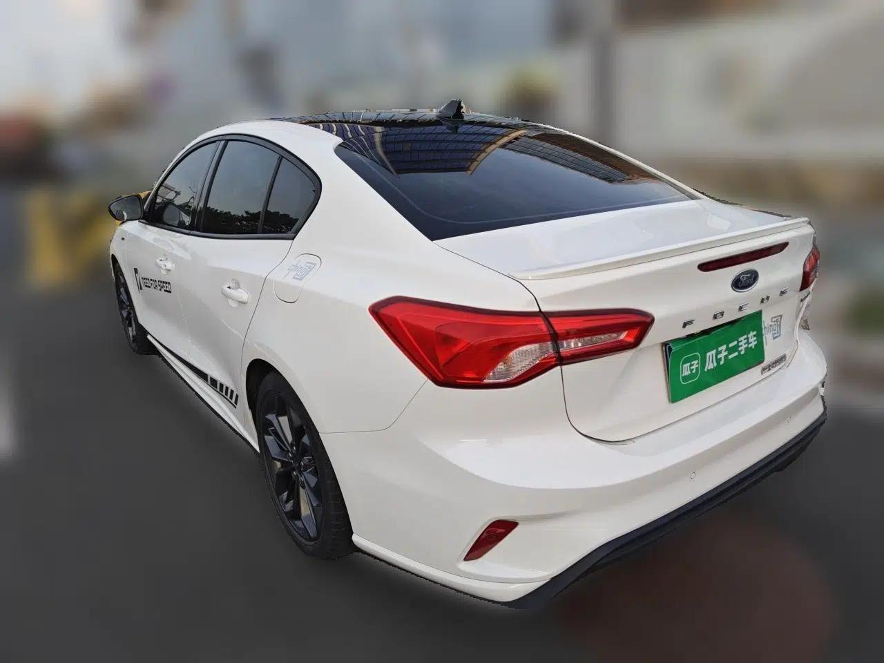Ford Focus 2022 Sedan EcoBoost 180 Automatic ST Line — миниатюра 4