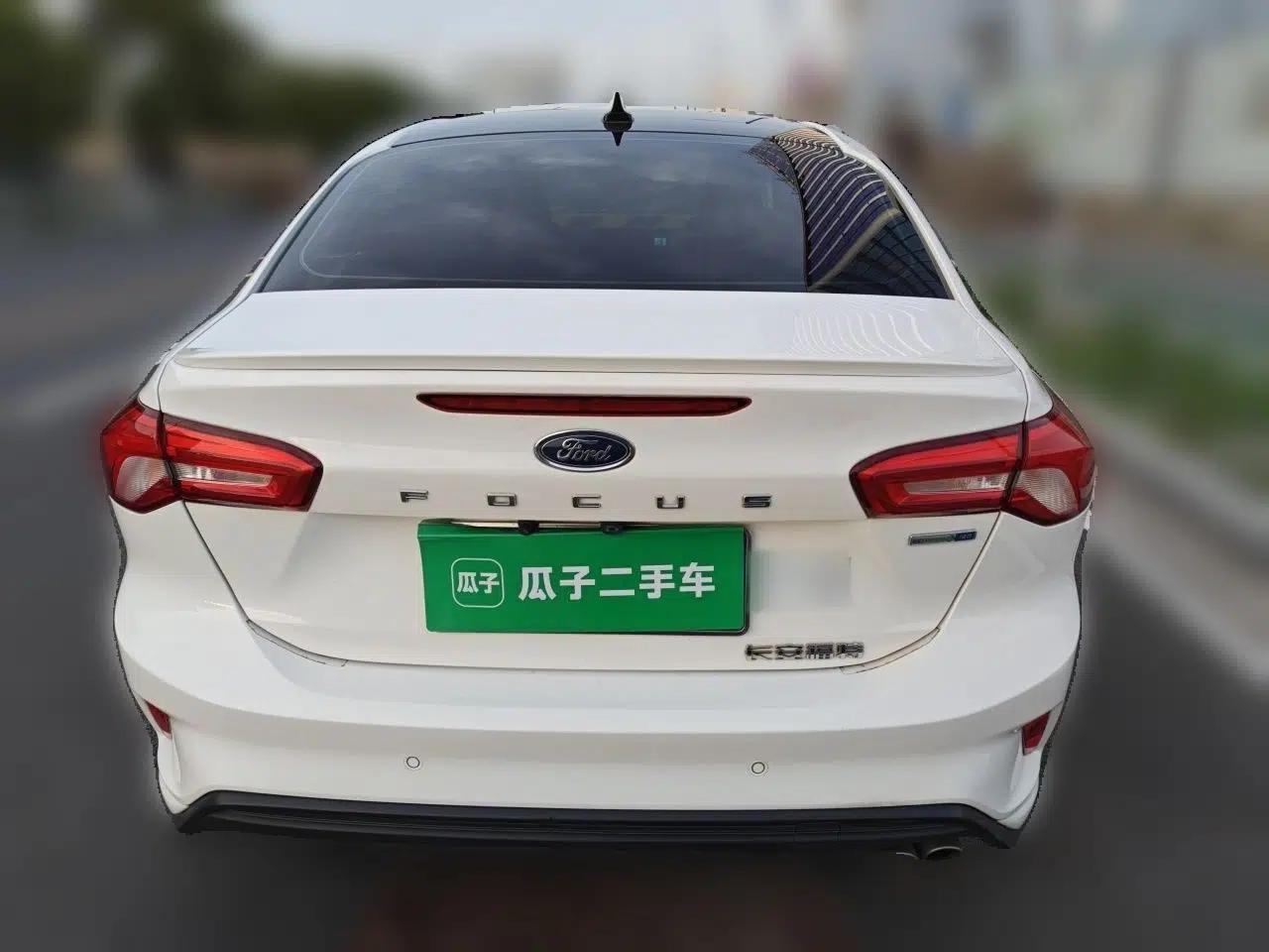 Ford Focus 2022 Sedan EcoBoost 180 Automatic ST Line — миниатюра 5