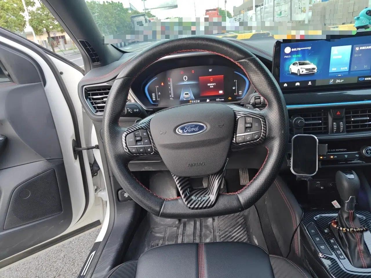 Ford Focus 2022 Sedan EcoBoost 180 Automatic ST Line — миниатюра 9