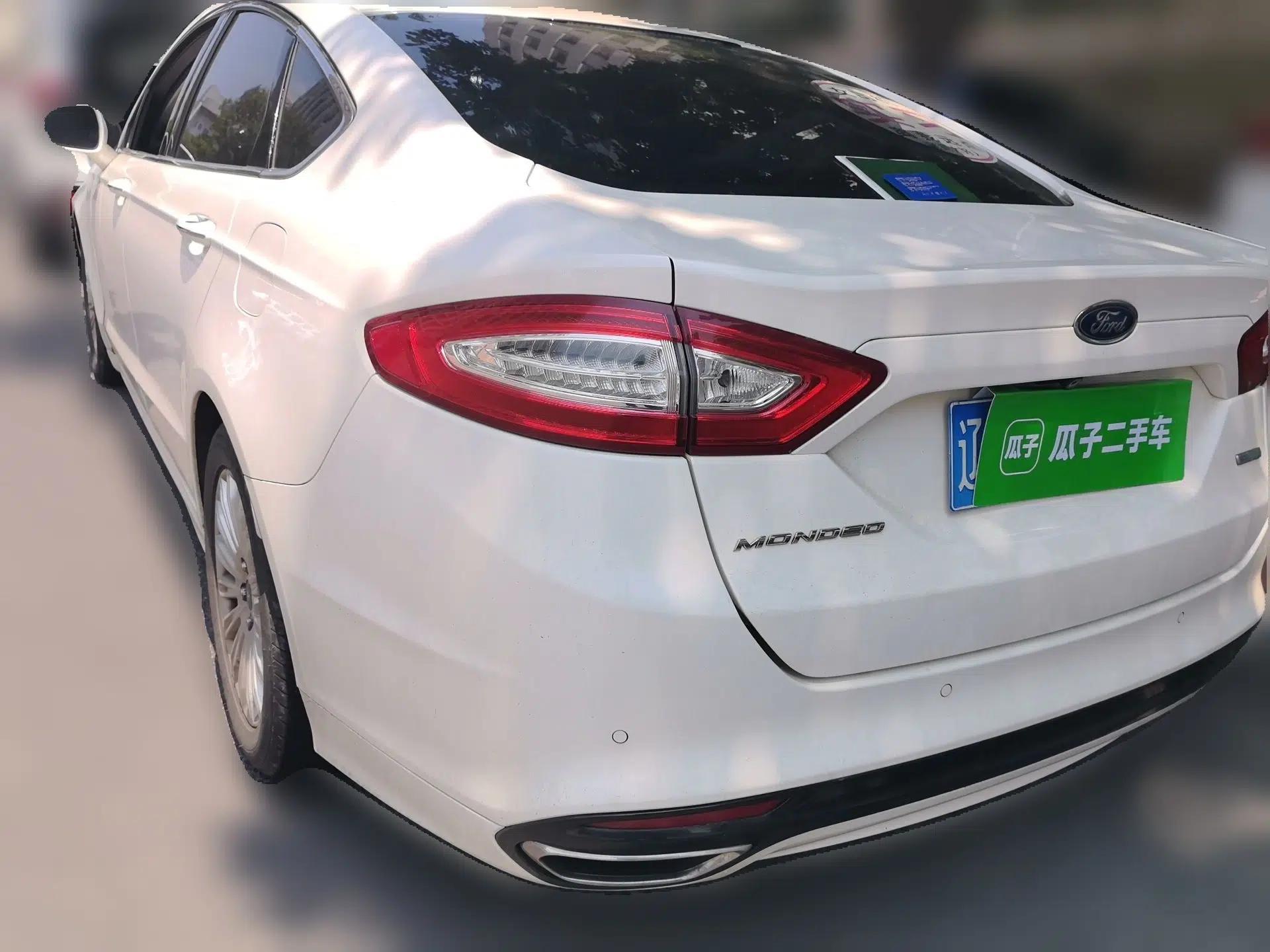 Ford Mondeo 2013 2.0L GTDi 200 Luxury Model — миниатюра 4
