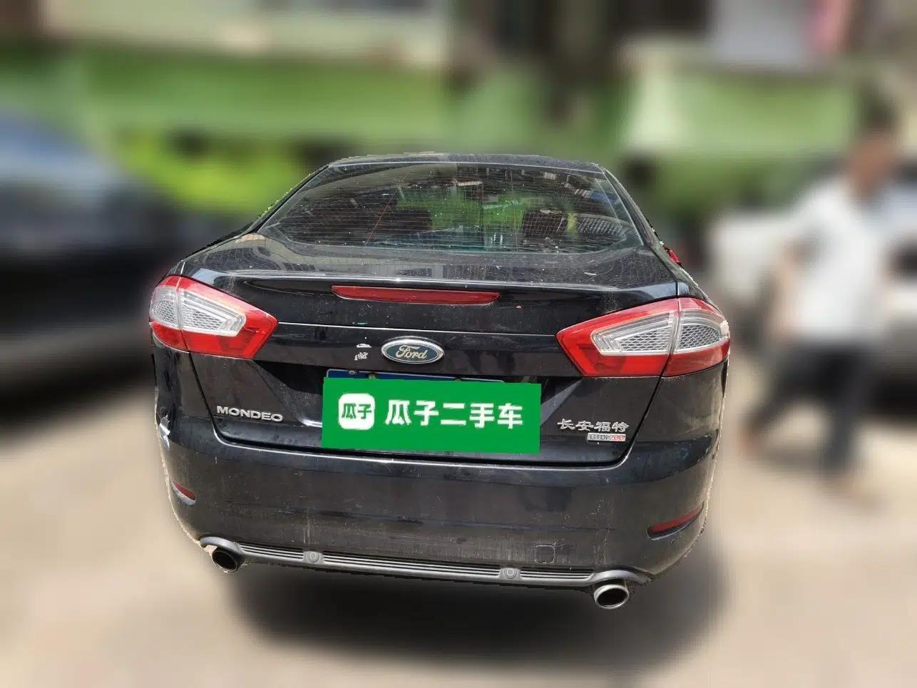 Ford Mondeo 2011 2.0L GTDi 200 Luxury Edition — миниатюра 5