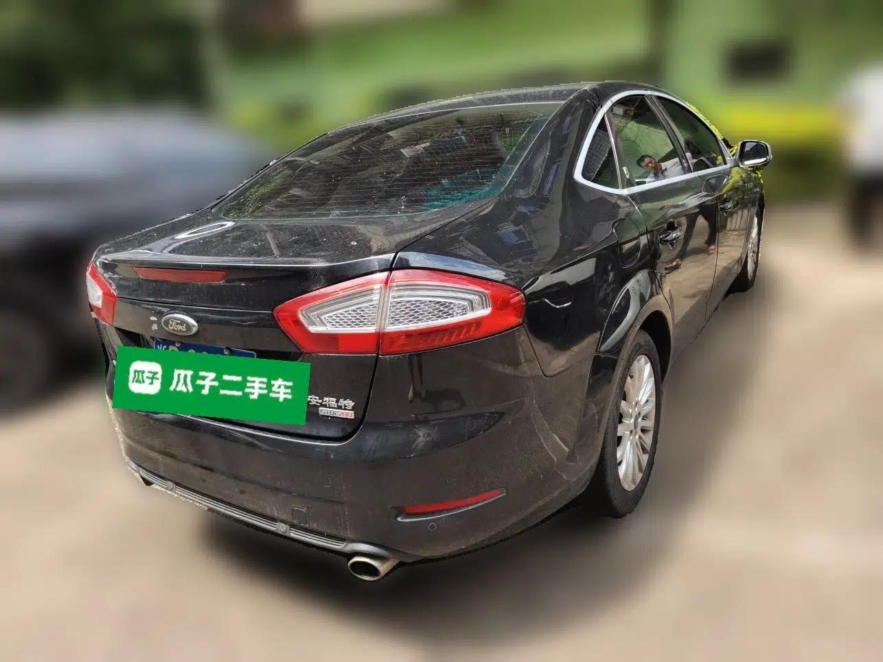 Ford Mondeo 2011 2.0L GTDi 200 Luxury Edition — миниатюра 6