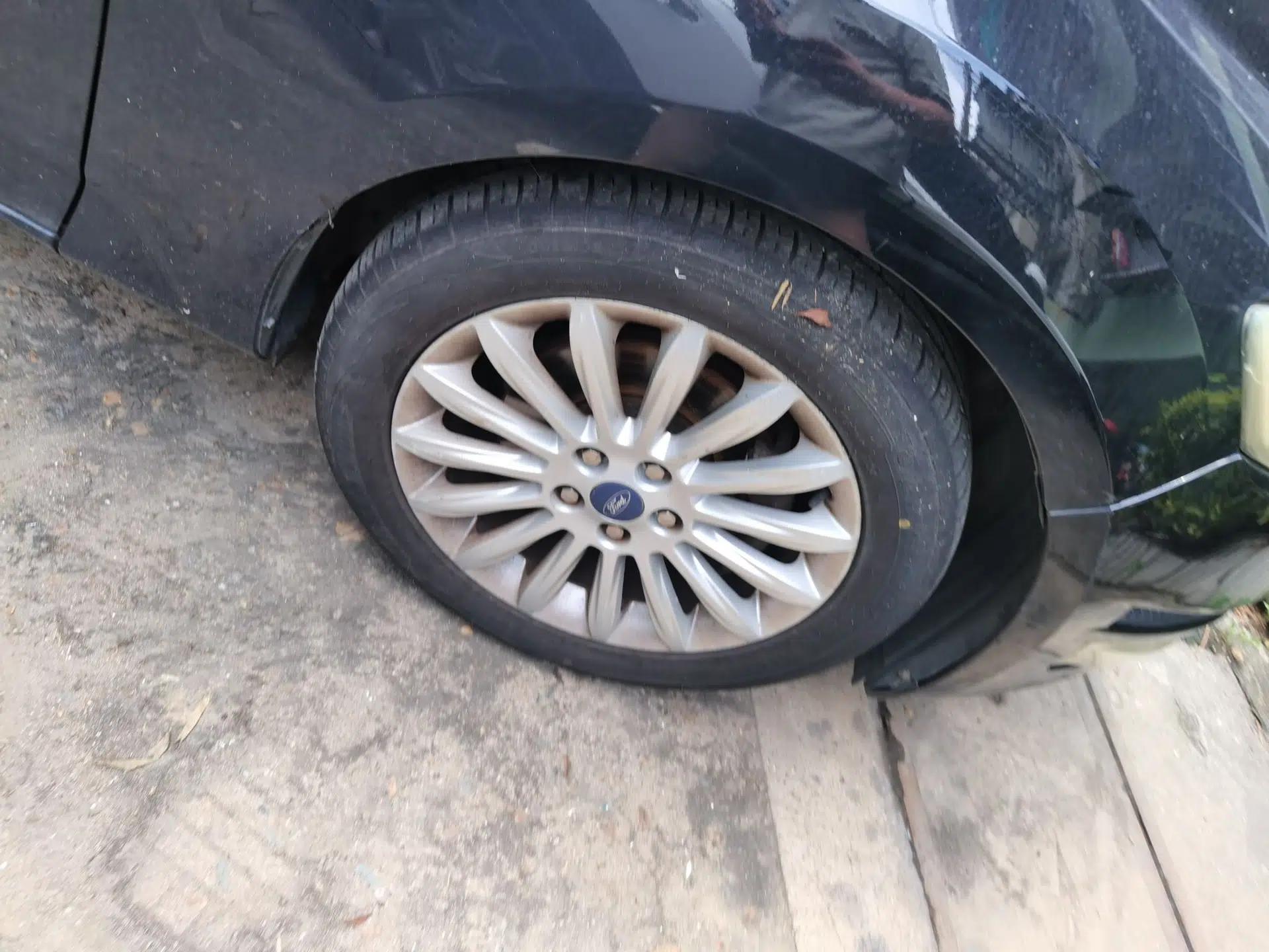 Ford Mondeo 2011 2.0L GTDi 200 Luxury Edition — миниатюра 8