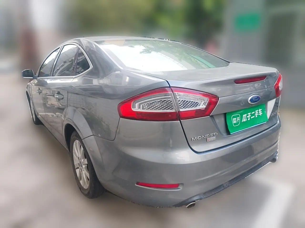 Ford Mondeo 2011 2.3L Fashion Edition — миниатюра 4