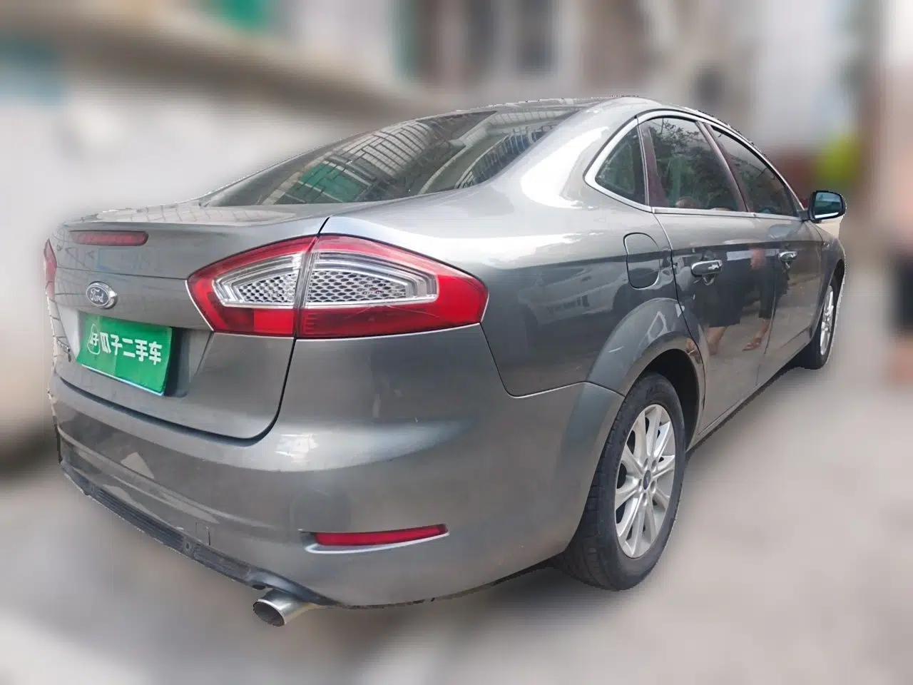 Ford Mondeo 2011 2.3L Fashion Edition — миниатюра 6