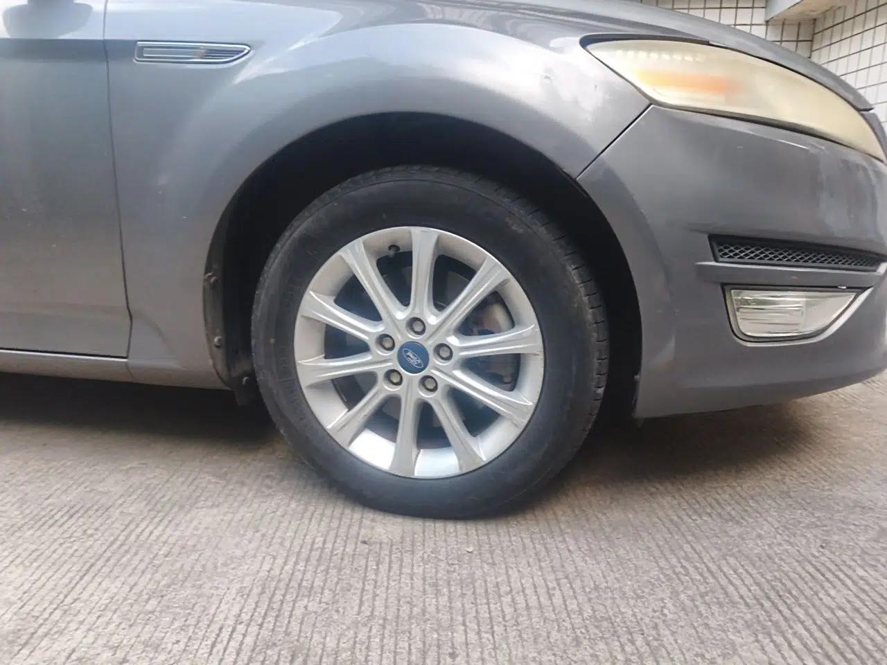 Ford Mondeo 2011 2.3L Fashion Edition — миниатюра 8
