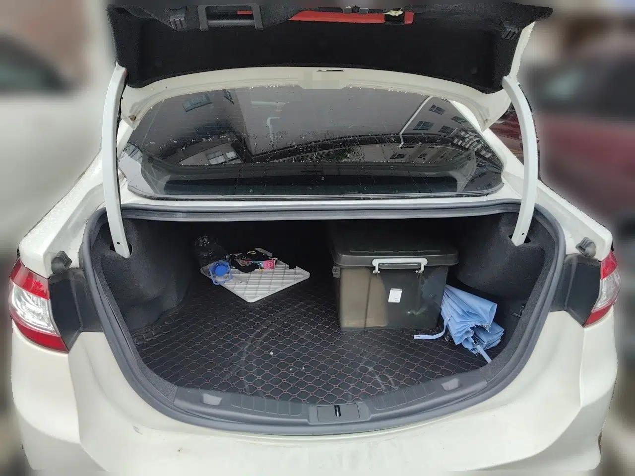 Ford Mondeo 2013 1.5L GTDi180 Fashion Edition — миниатюра 19