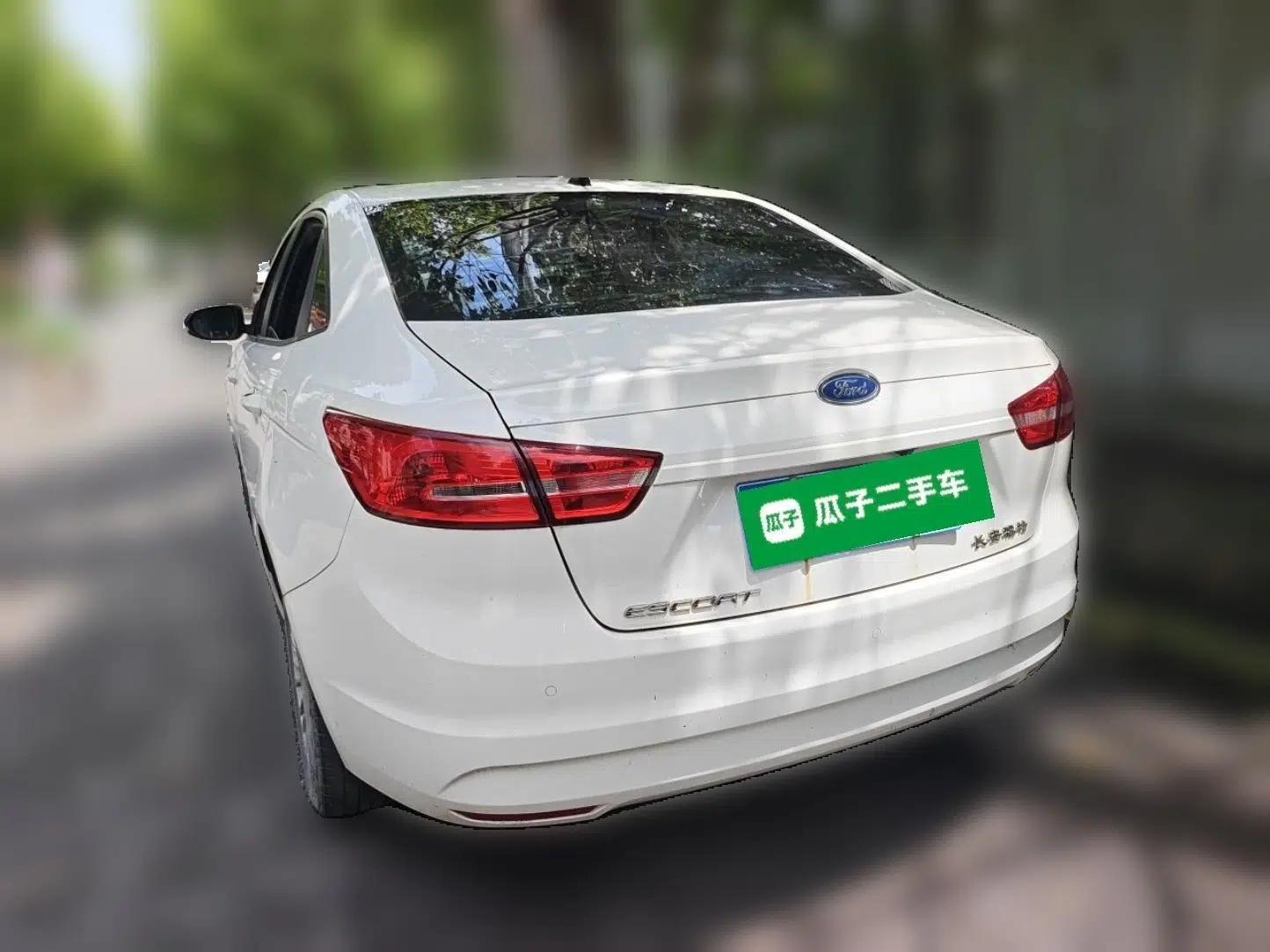 Ford Escort 2017 Revised Version 1.5L Automatic Comfort Edition — миниатюра 4