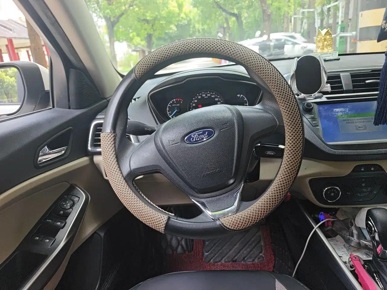 Ford Escort 2017 Revised Version 1.5L Automatic Comfort Edition — миниатюра 10