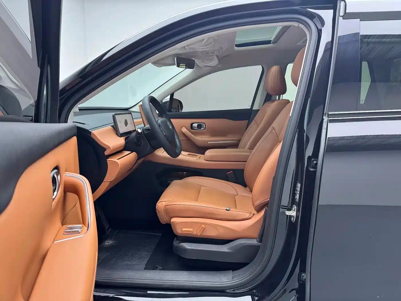 Leapmotor C16 2024 Range Extended 200 Premium Edition — миниатюра 8