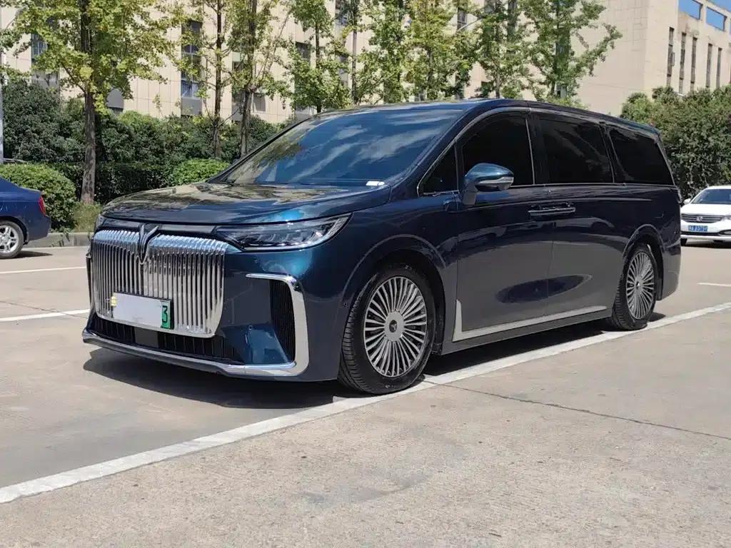 Voyah Dreamer 2025 PHEV AWD Flagship Kunpeng Edition — миниатюра 1