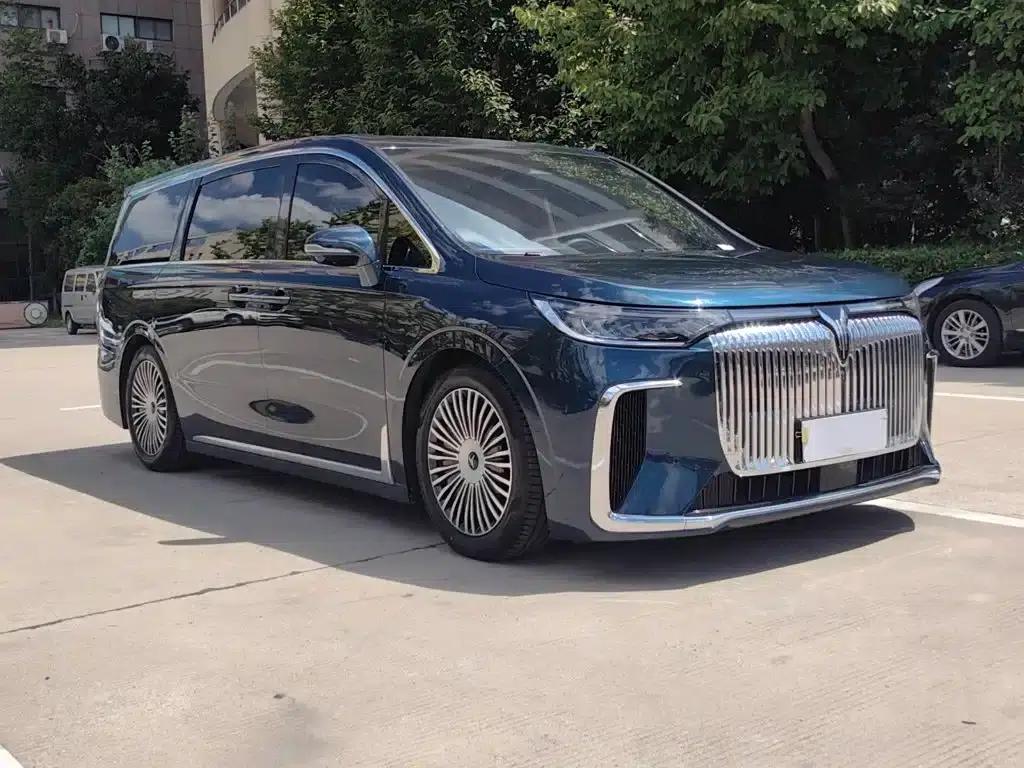 Voyah Dreamer 2025 PHEV AWD Flagship Kunpeng Edition — миниатюра 3
