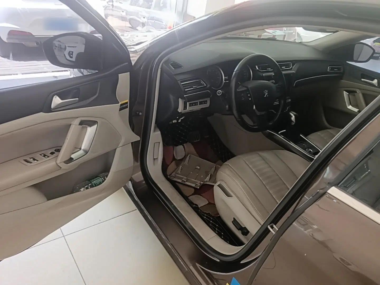 Peugeot 408 2014 1.6T Automatic Prestige Edition — миниатюра 18