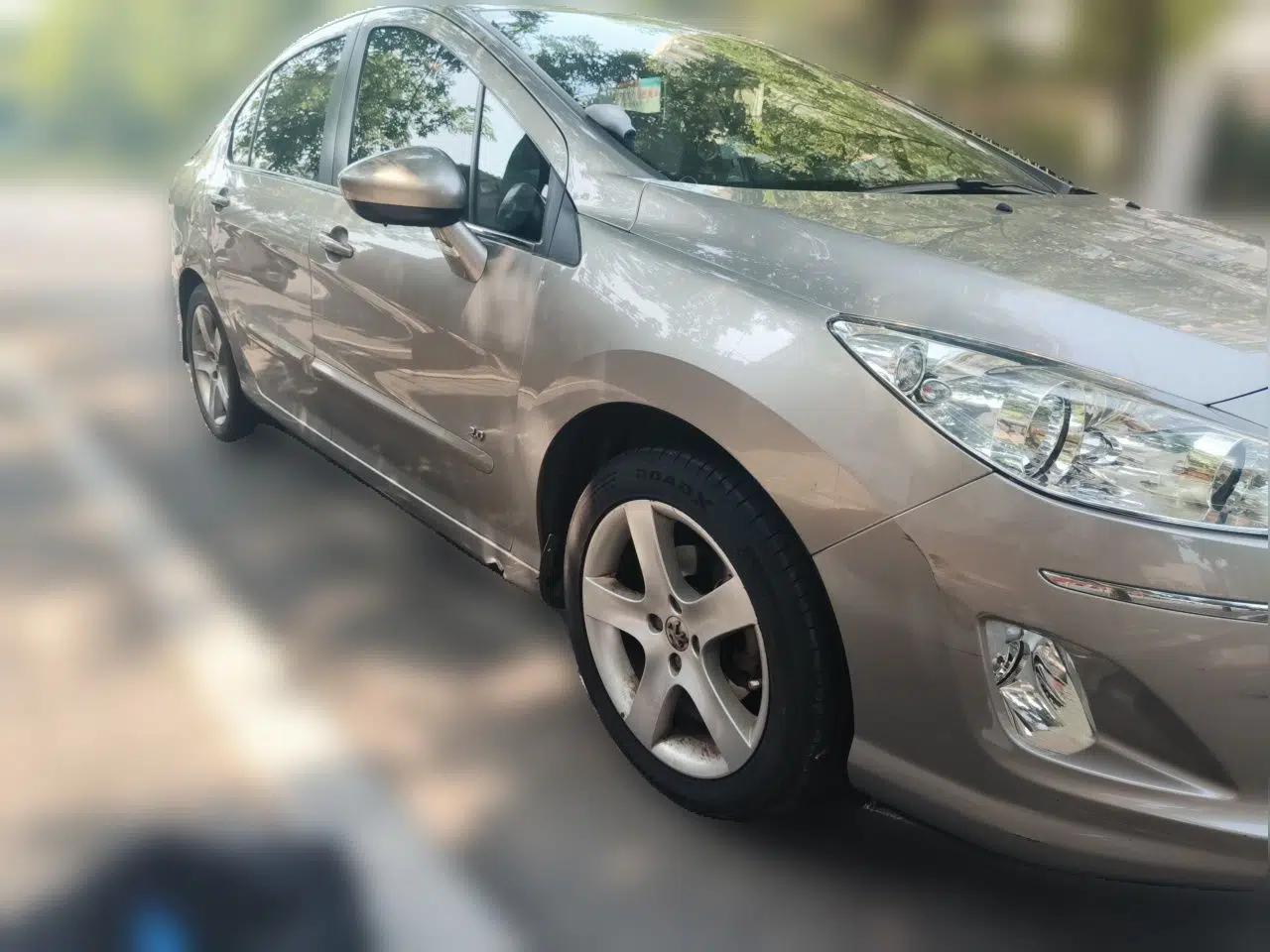 Peugeot 408 2011 2.0L Manual Comfort Edition — миниатюра 3