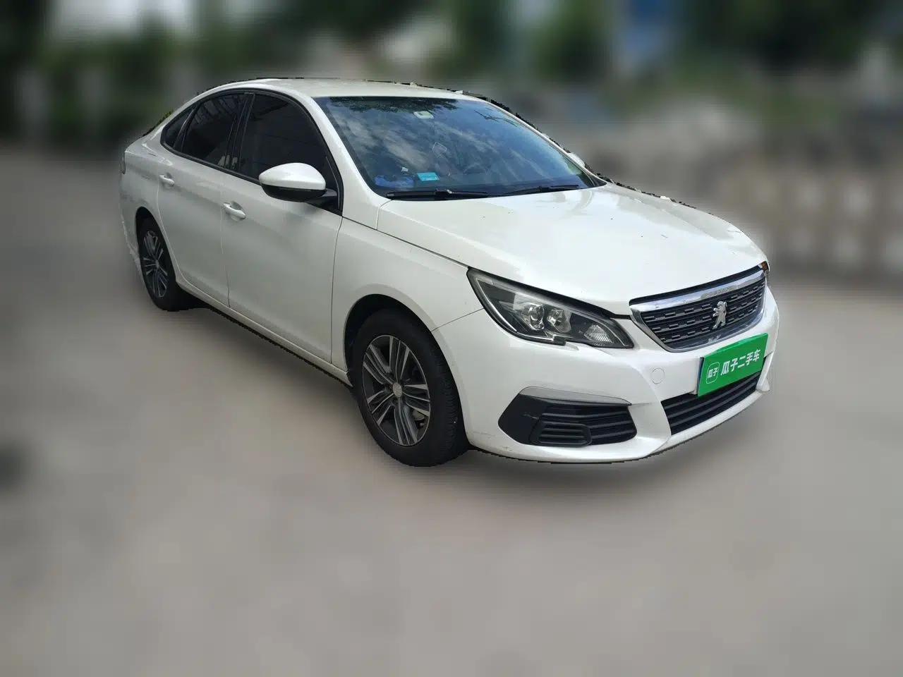 Peugeot 308 2016 1.6L Manual Fashion Edition — миниатюра 3