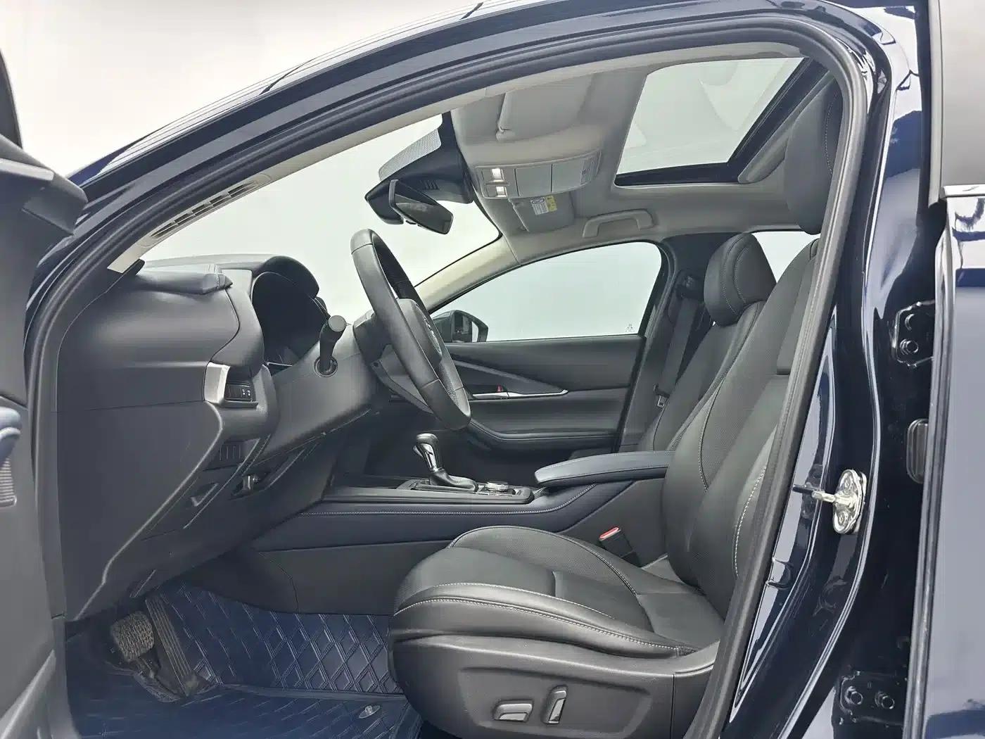 Mazda CX-30 2022 2.0L Automatic Premium Edition — миниатюра 5