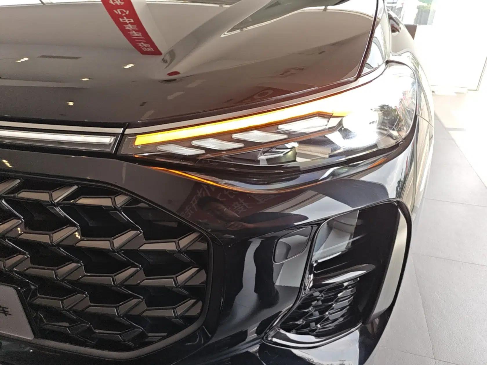 Audi Q6 2024 45 TFSI quattro Black Warrior Edition 6 Seats — миниатюра 8