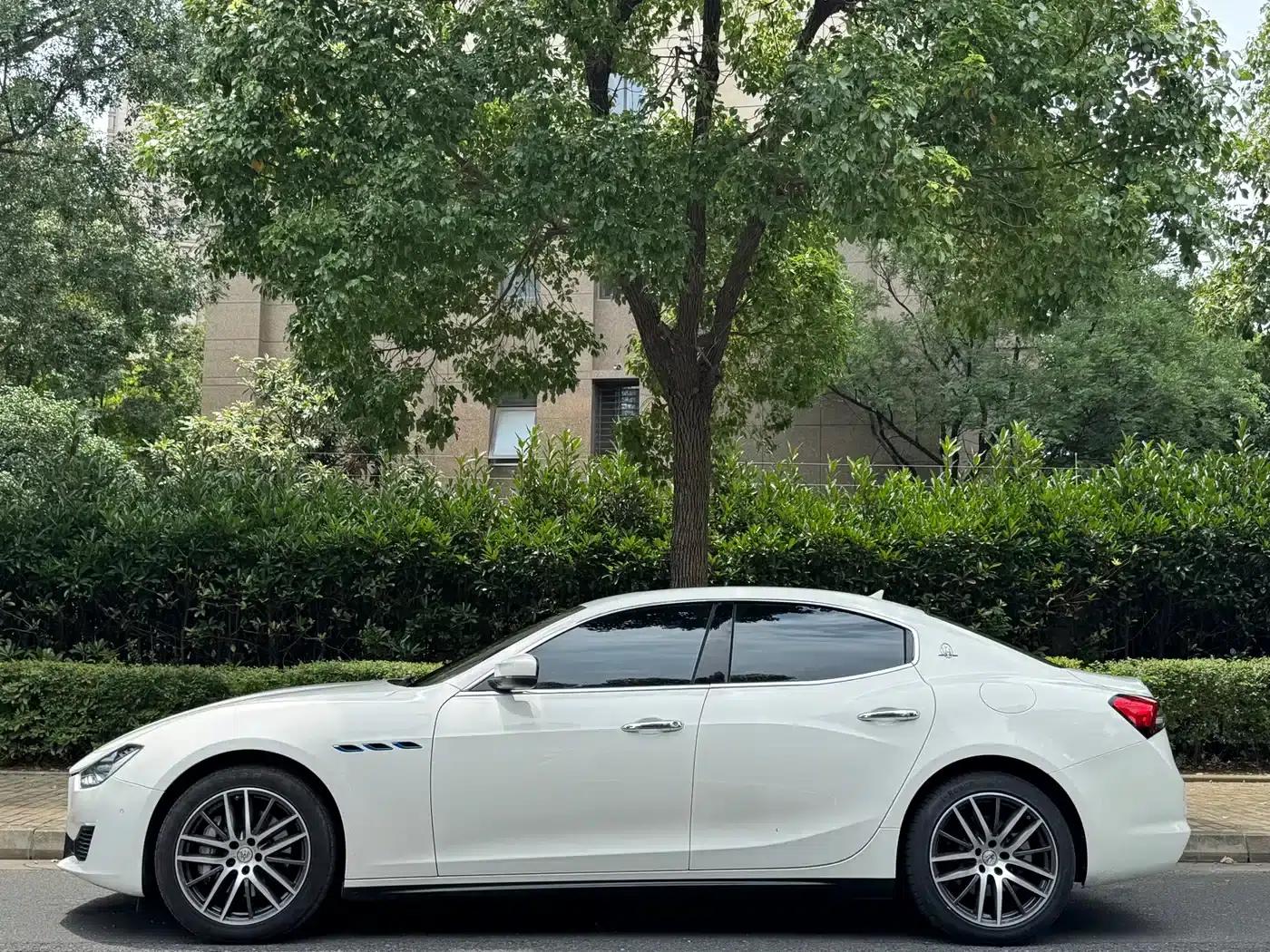 2021 Ghibli 2.0T Edge Edition — миниатюра 3