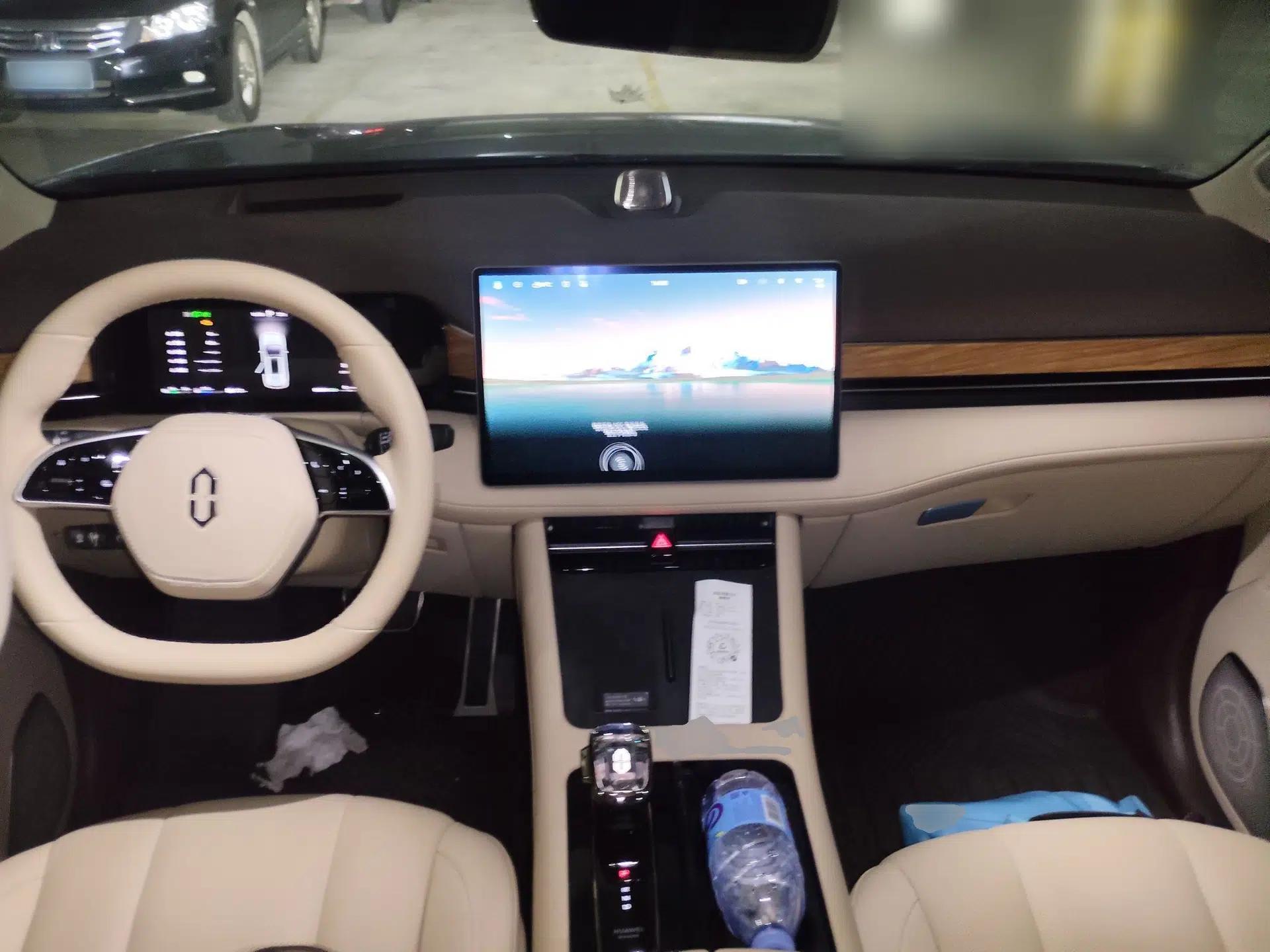 Hima AITO M7 2024 1.5T Intelligent Driving 4WD Max Edition 5 Seats — миниатюра 9