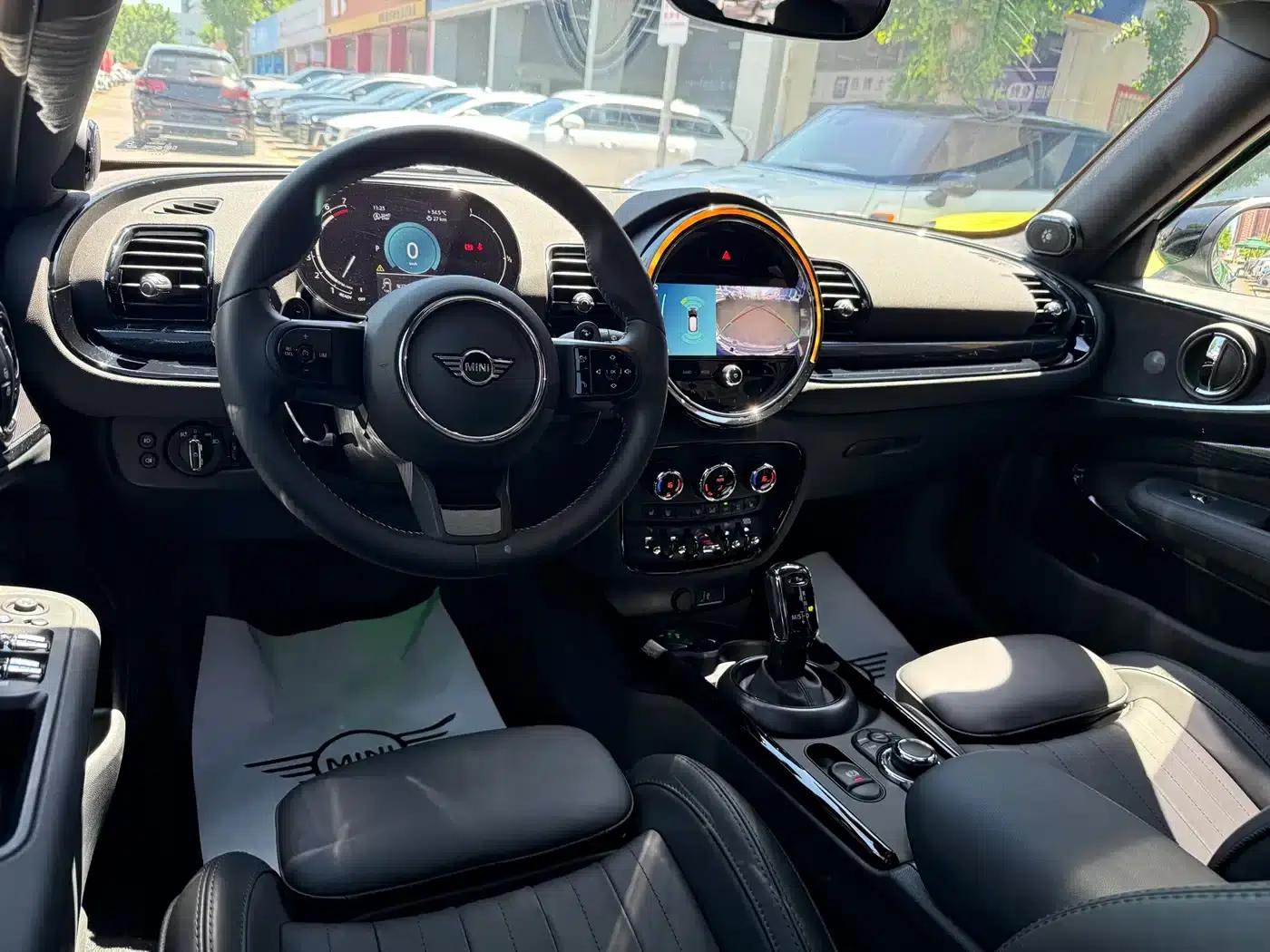 2023 MINI CLUBMAN 2.0T COOPER S Connoisseur — миниатюра 13