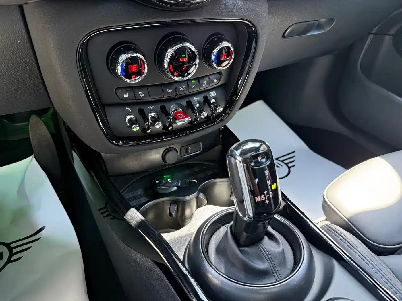 2023 MINI CLUBMAN 2.0T COOPER S Connoisseur — миниатюра 18