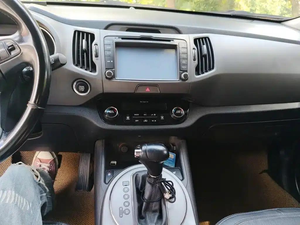 2015 Kia Sportage 2.0L Automatic 2WD Premium — миниатюра 10