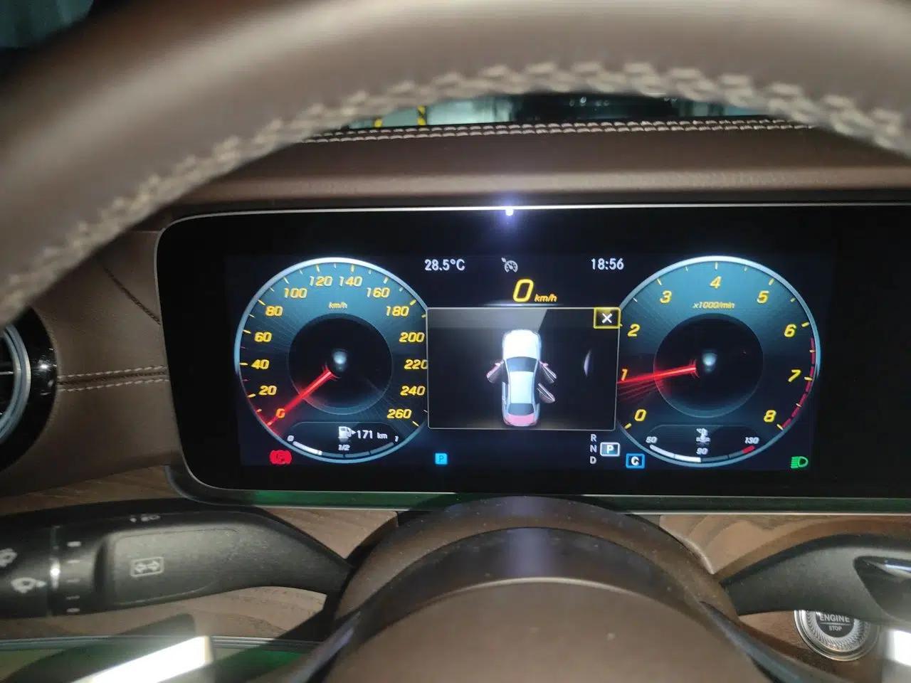 Mercedes-Benz E-Class 2022 Second Facelift E 260 L 4MATIC — миниатюра 11