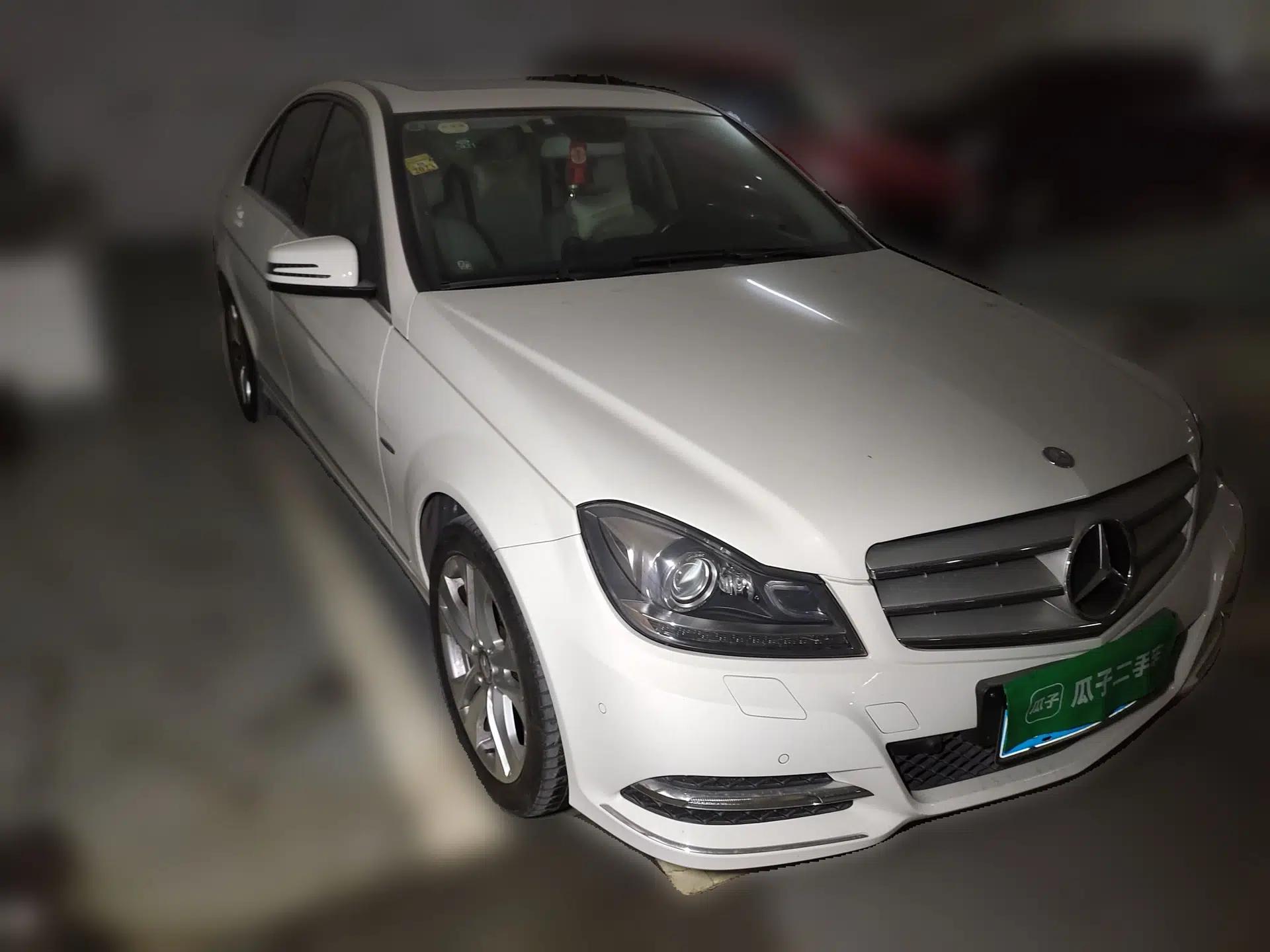 Mercedes-Benz C-Class 2011 C 200 CGI Fashion Model — миниатюра 3