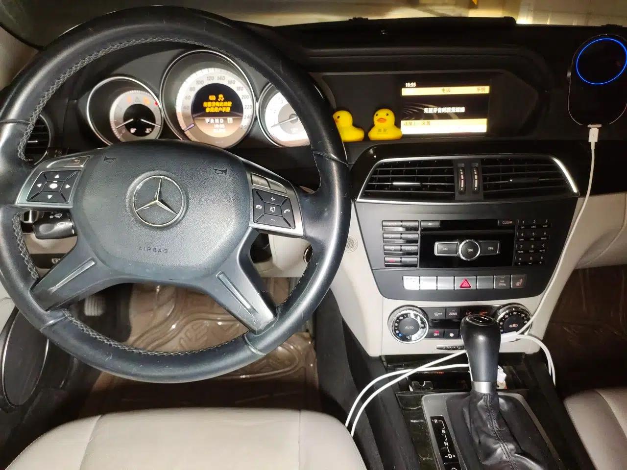 Mercedes-Benz C-Class 2011 C 200 CGI Fashion Model — миниатюра 9