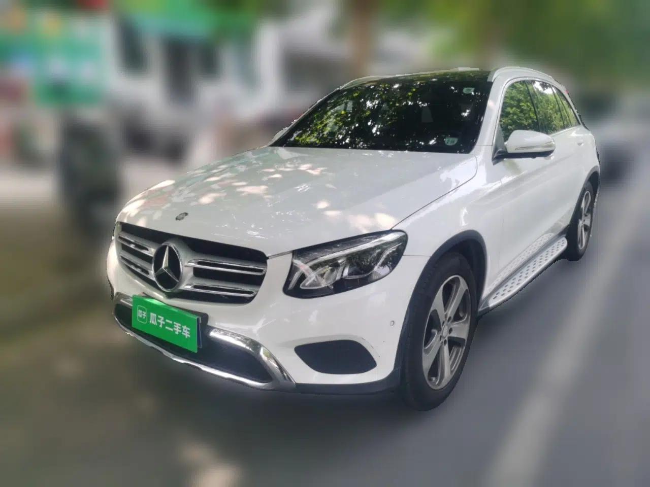 Mercedes-Benz GLC 2016 GLC 260 4MATIC Luxury Model — миниатюра 1