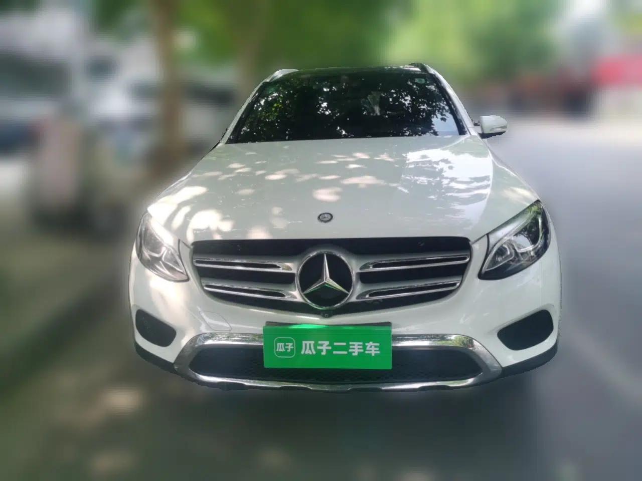 Mercedes-Benz GLC 2016 GLC 260 4MATIC Luxury Model — миниатюра 2