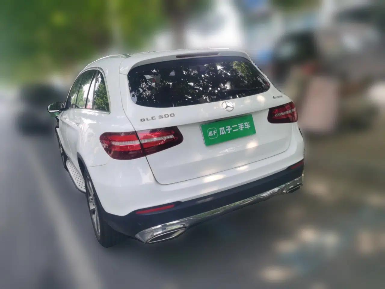 Mercedes-Benz GLC 2016 GLC 260 4MATIC Luxury Model — миниатюра 4