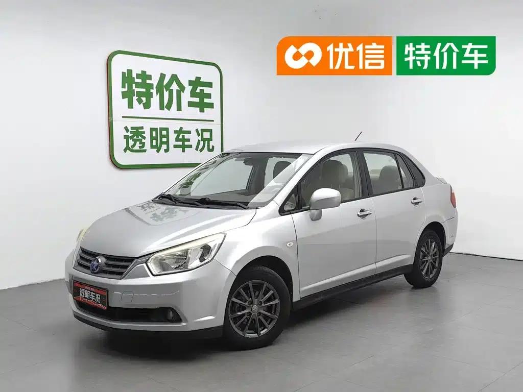 Venucia D50 2013 1.6L Automatic Fashion Edition — миниатюра 1