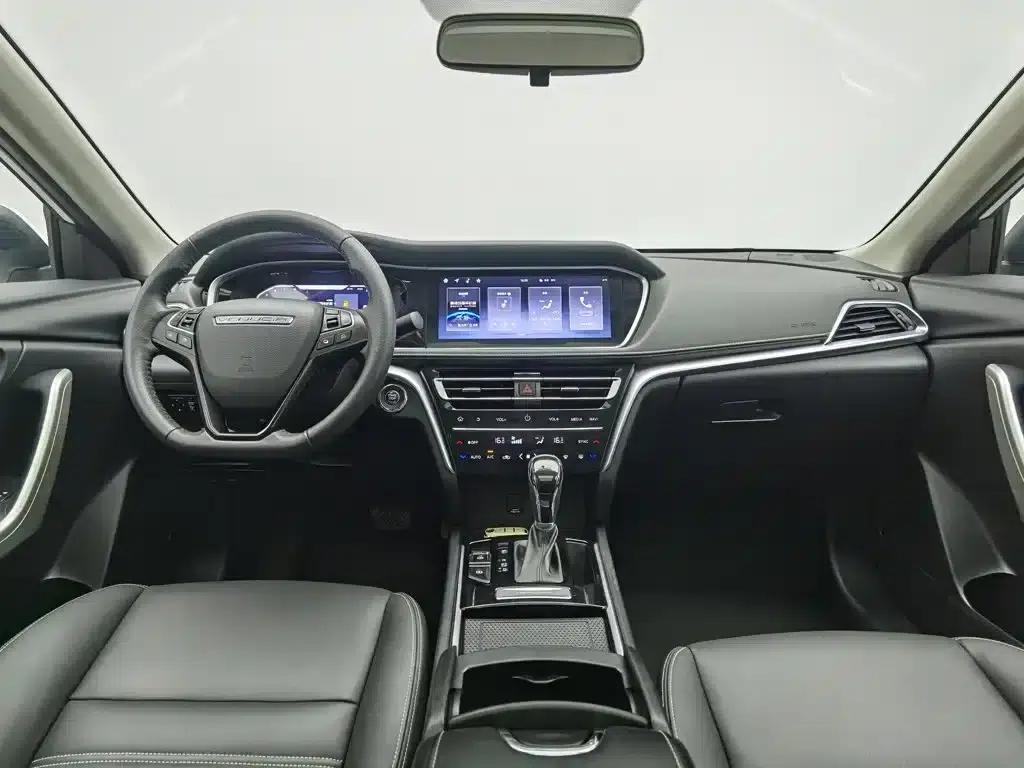 Venucia T90 2020 2.0L CVT Smart Connected Edition — миниатюра 5