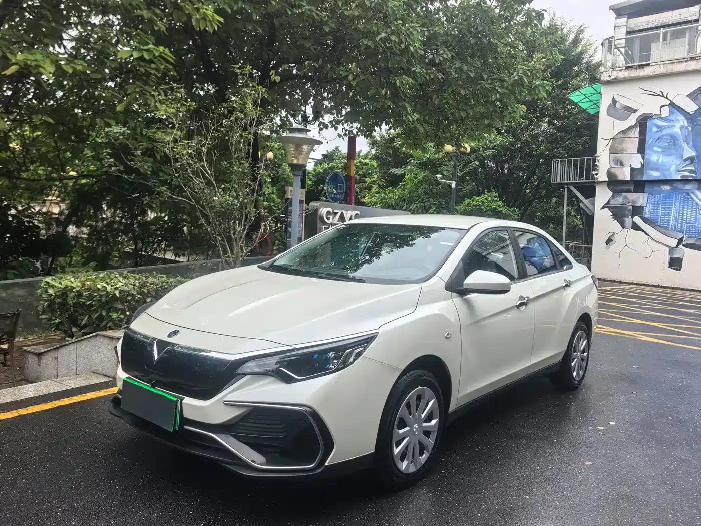 Venucia D60EV 2022 Standard Range Smart Edition — миниатюра 1