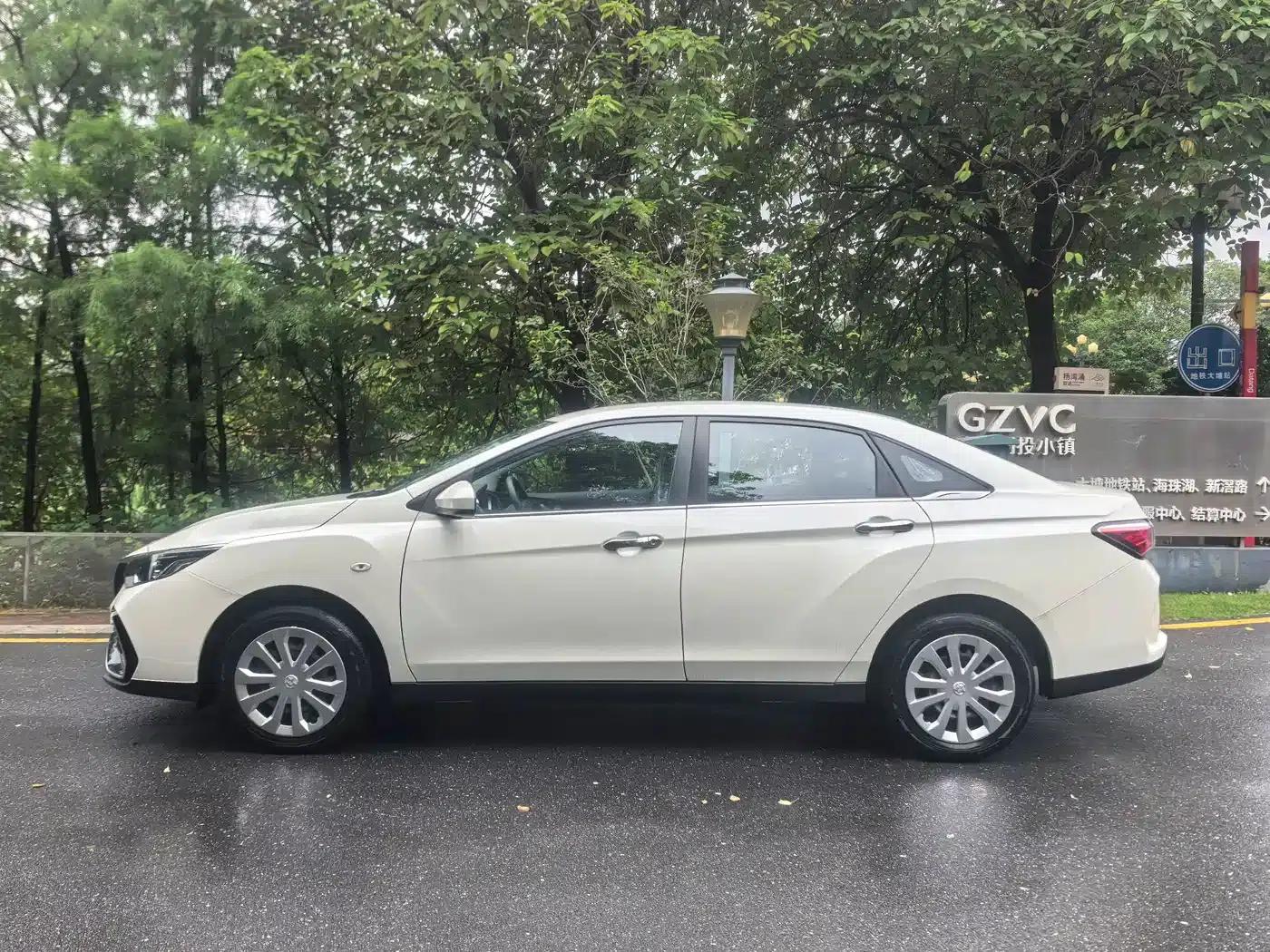 Venucia D60EV 2022 Standard Range Smart Edition — миниатюра 2