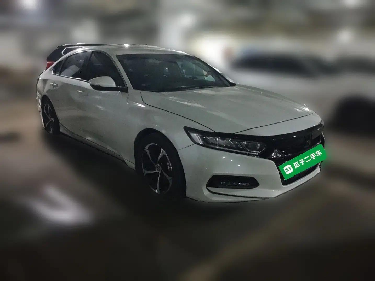 Honda Accord 2018 260TURBO Elite Edition China V — миниатюра 3