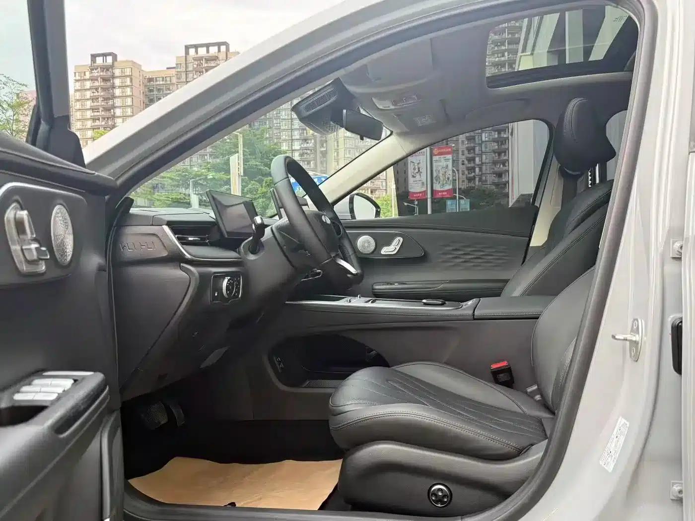 Fengyun A8L 2025 1.5TGDI 145km Luxury Edition — миниатюра 14