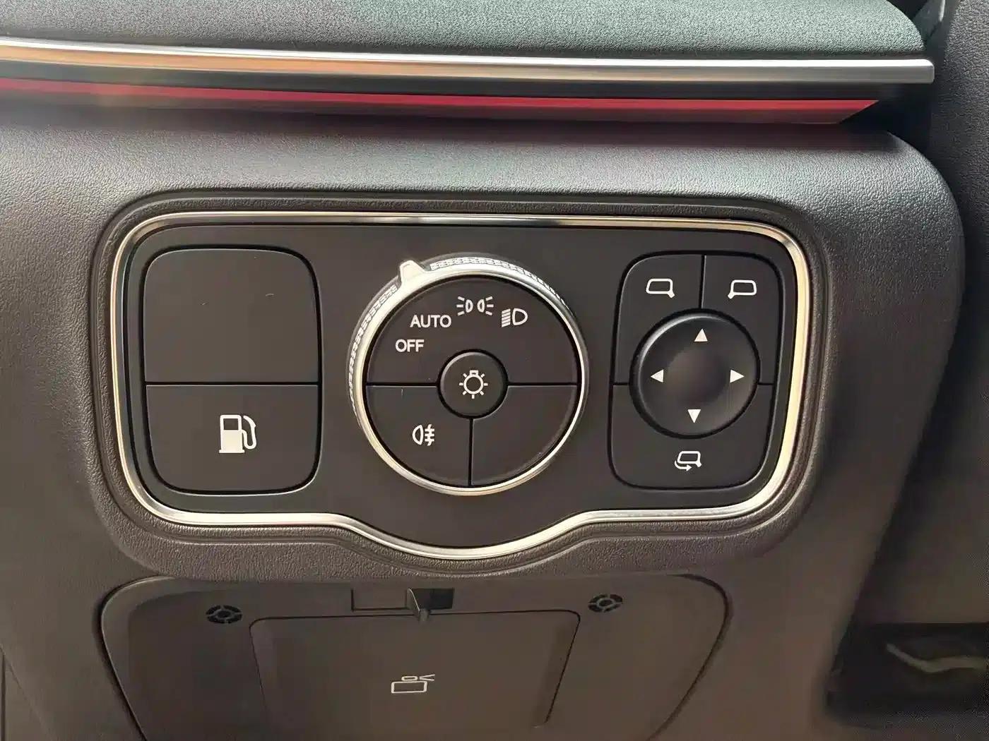 Fengyun A8L 2025 1.5TGDI 145km Luxury Edition — миниатюра 15
