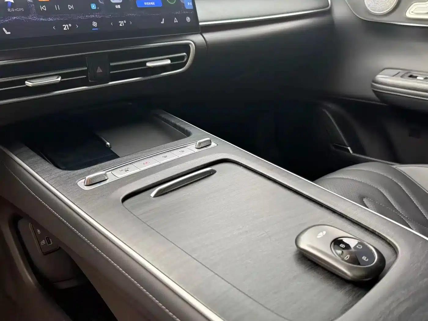 Fengyun A8L 2025 1.5TGDI 145km Luxury Edition — миниатюра 17