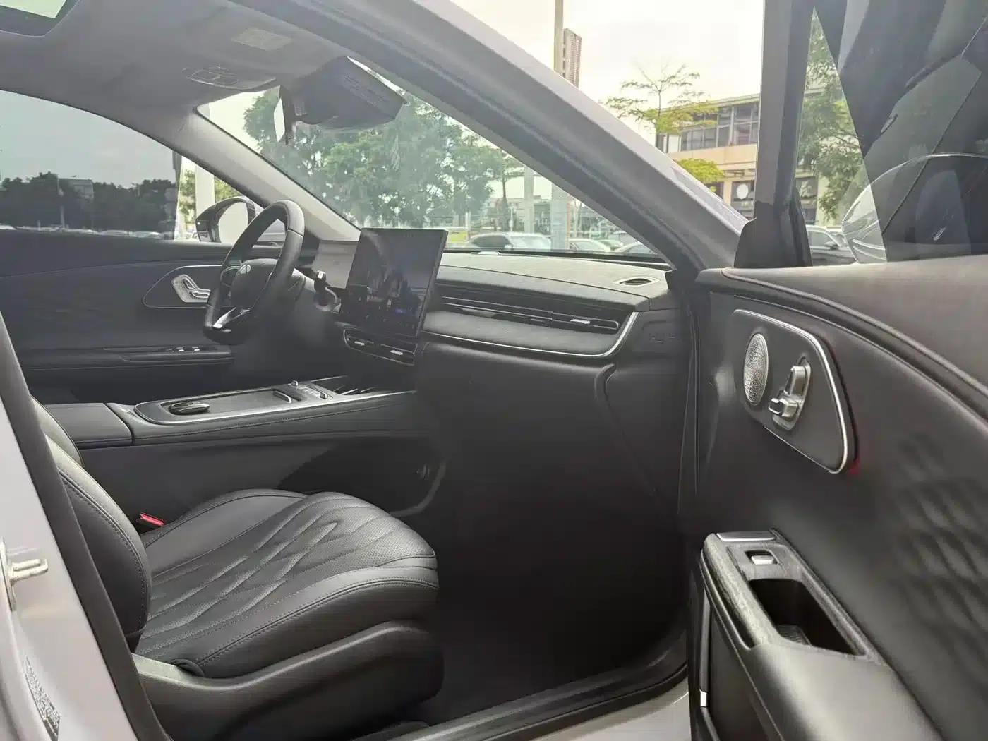 Fengyun A8L 2025 1.5TGDI 145km Luxury Edition — миниатюра 19