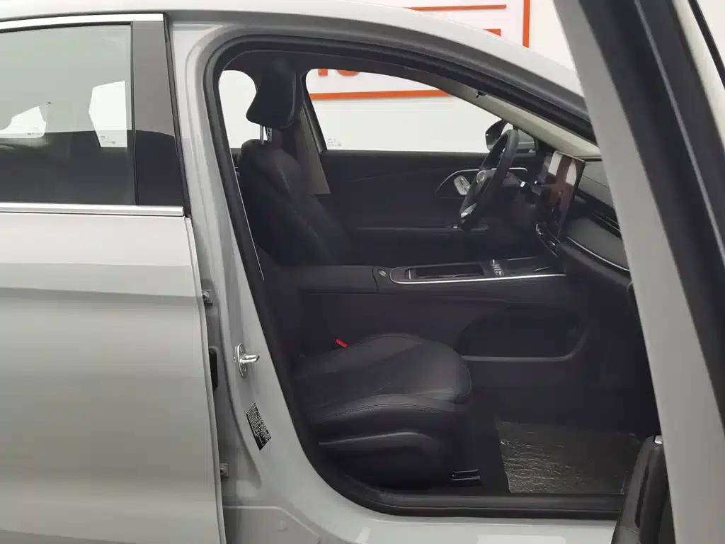 Fengyun A8L 2025 1.5TGDI 145km Luxury Edition — миниатюра 23