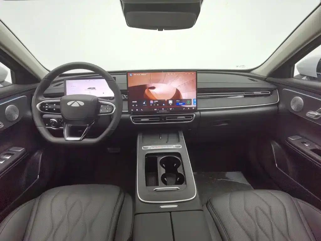Fengyun A8L 2025 1.5TGDI 145km Luxury Edition — миниатюра 5