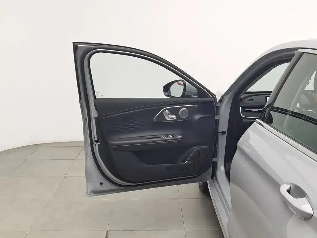 Fengyun A8L 2025 1.5TGDI 145km Luxury Edition — миниатюра 8