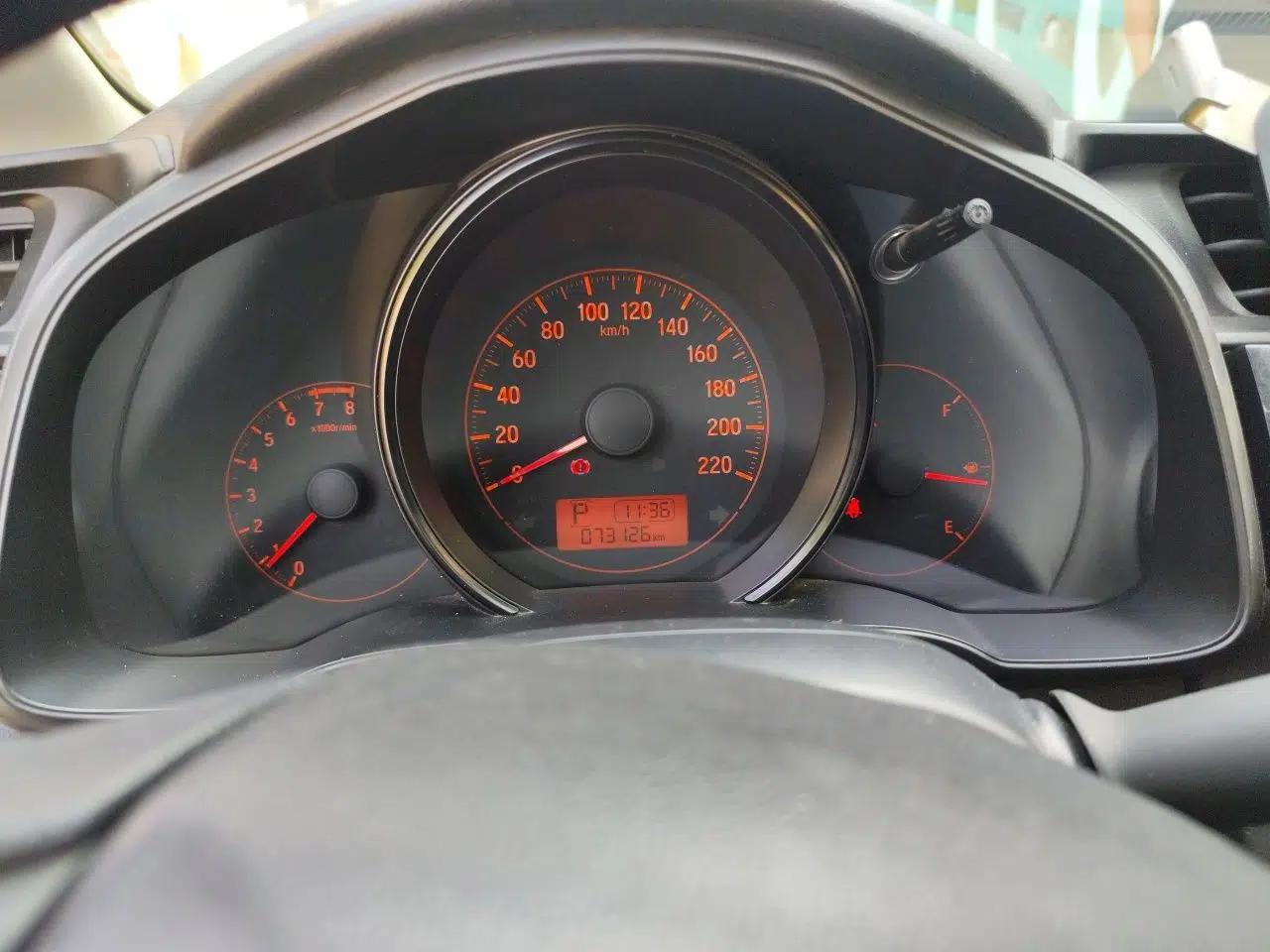 Honda Fit 2018 1.5L CVT Comfort Version — миниатюра 11