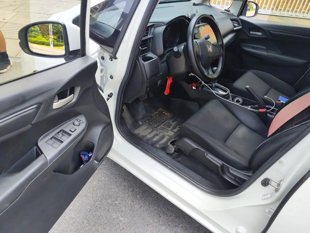 Honda Fit 2018 1.5L CVT Comfort Version — миниатюра 16
